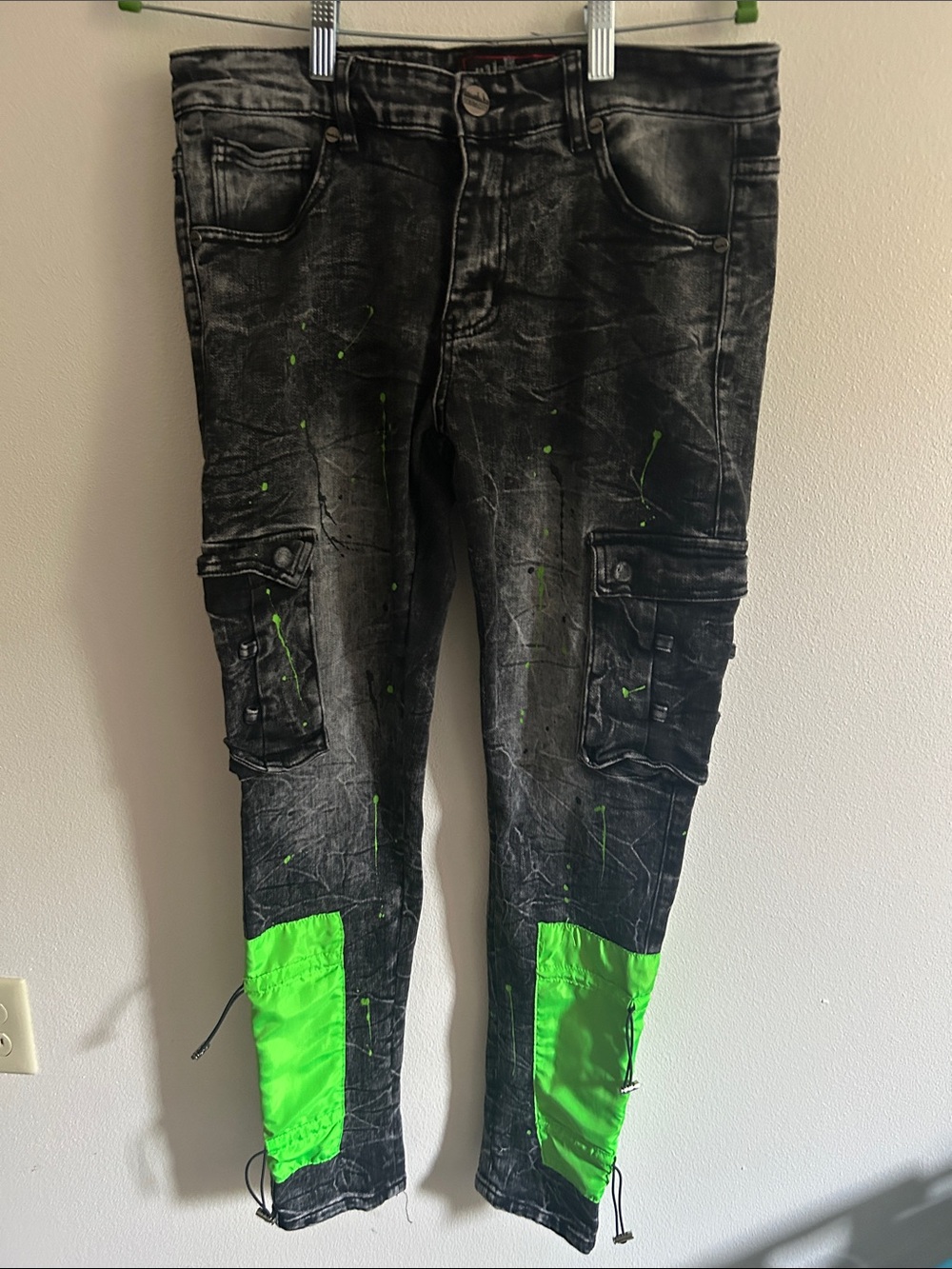 Denim City Men's Black Acid Wash Cargo Pants Neon Green Distress Paint Splat:32